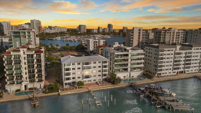 174 GOLDEN GATE POINT 32, Sarasota, FL 34236