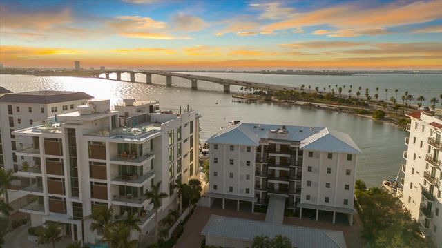 174 GOLDEN GATE POINT 32, Sarasota, FL 34236