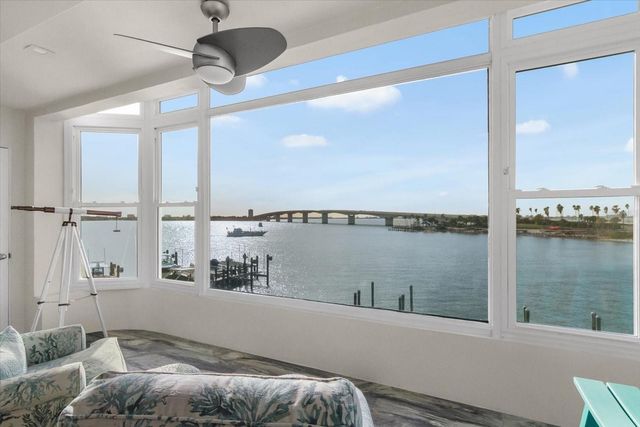 174 GOLDEN GATE POINT 32, Sarasota, FL 34236