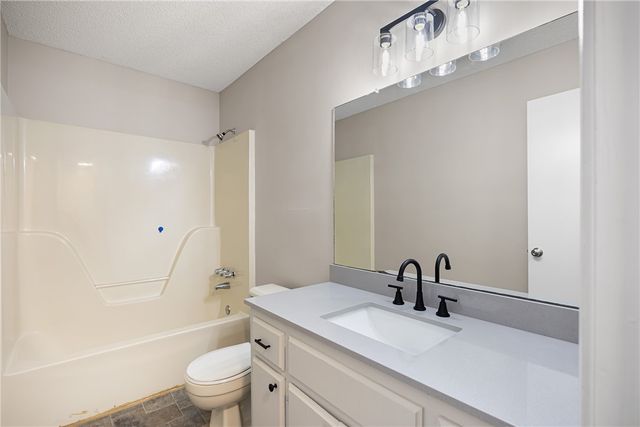 1415 N Oswego, Russellville, AR 72801