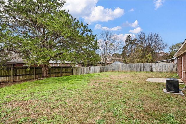 1415 N Oswego, Russellville, AR 72801