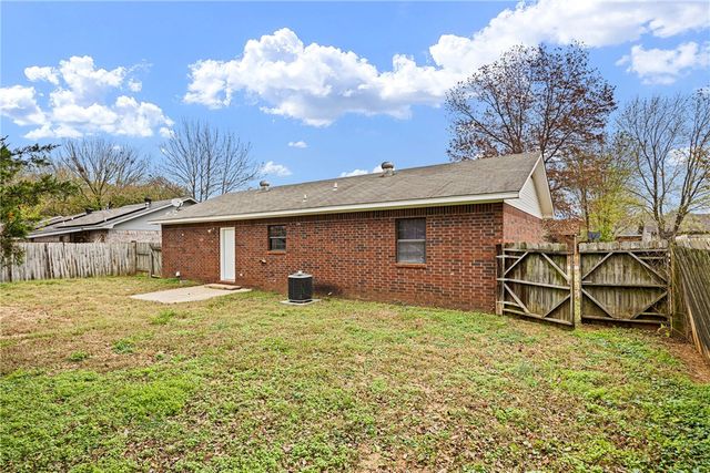 1415 N Oswego, Russellville, AR 72801