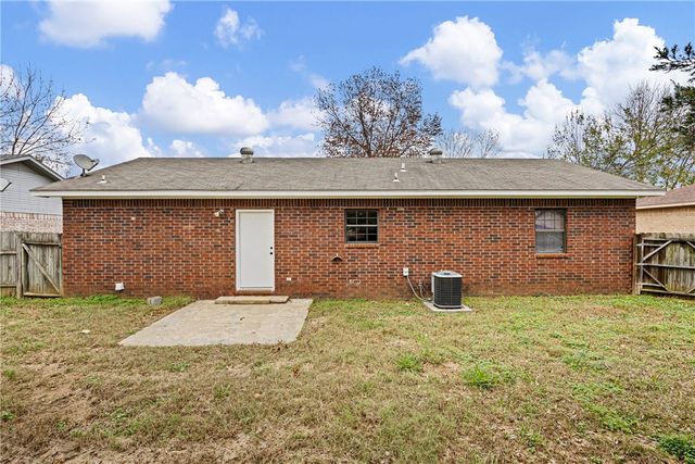 1415 N Oswego, Russellville, AR 72801