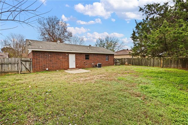 1415 N Oswego, Russellville, AR 72801