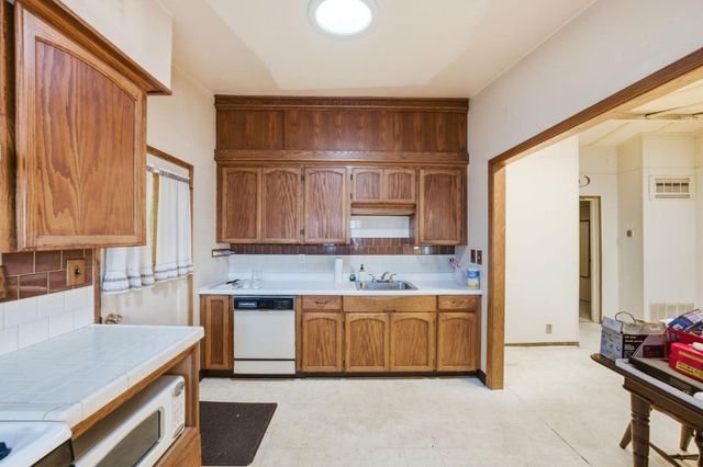 1114 Burgoyne Street, Mountain View, CA 94043