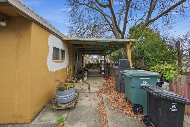 1114 Burgoyne Street, Mountain View, CA 94043