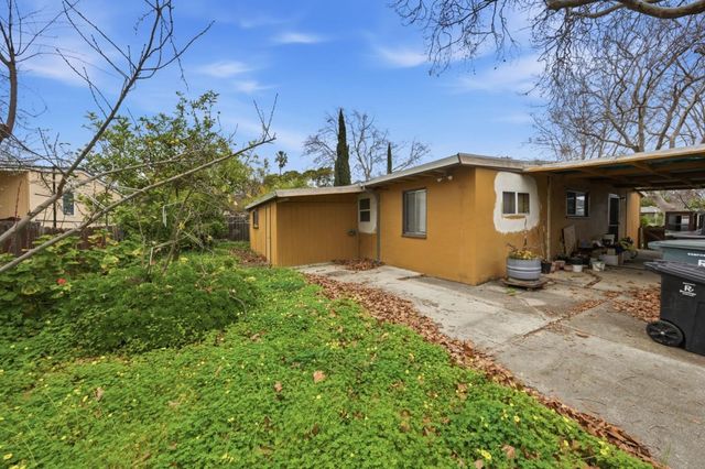 1114 Burgoyne Street, Mountain View, CA 94043