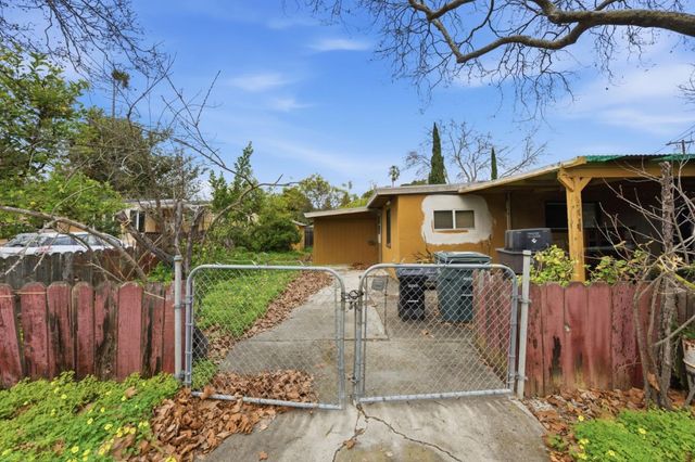 1114 Burgoyne Street, Mountain View, CA 94043