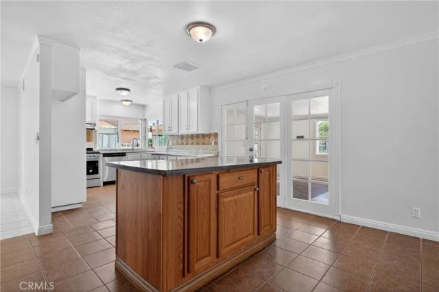 44520 Fenhold, Lancaster, CA 93535