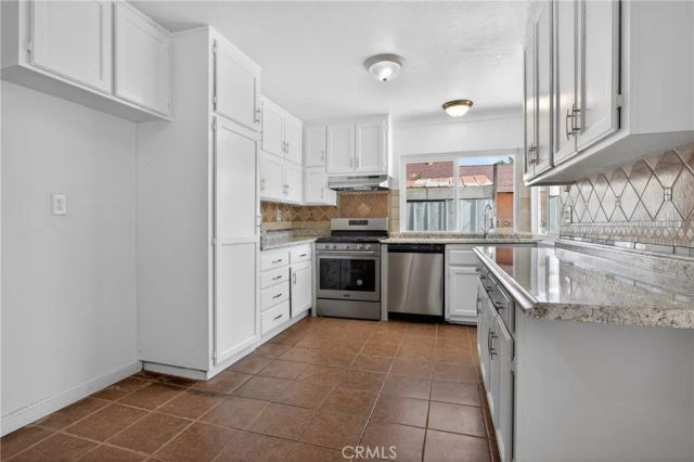 44520 Fenhold, Lancaster, CA 93535