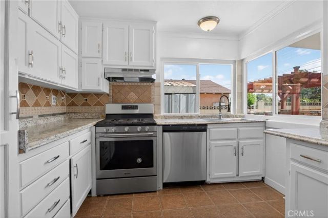 44520 Fenhold, Lancaster, CA 93535