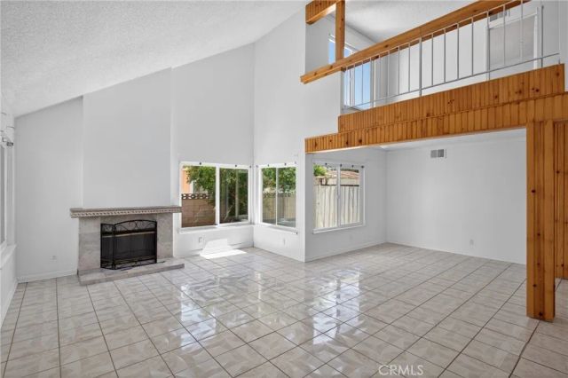44520 Fenhold, Lancaster, CA 93535