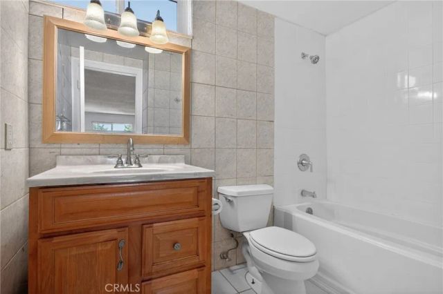 44520 Fenhold, Lancaster, CA 93535