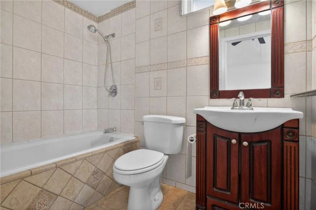 44520 Fenhold, Lancaster, CA 93535