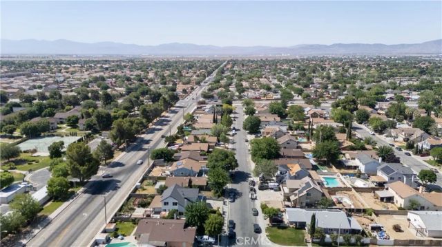 44520 Fenhold, Lancaster, CA 93535