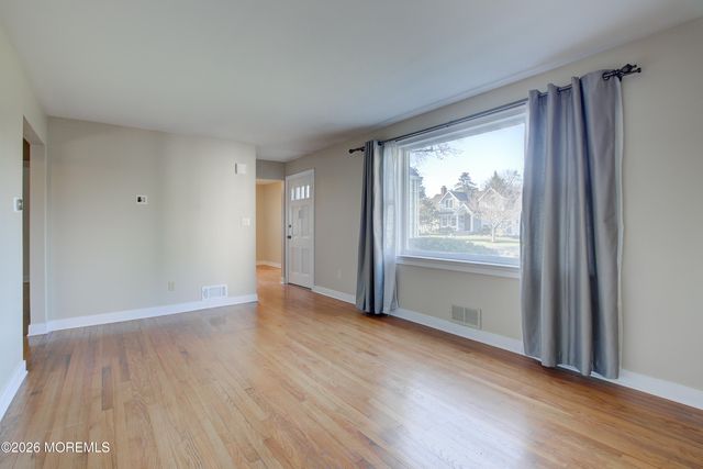 53 Little Silver Parkway, Little Silver, NJ 07739