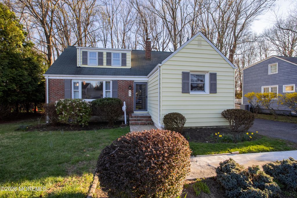 53 Little Silver Parkway, Little Silver, NJ 07739