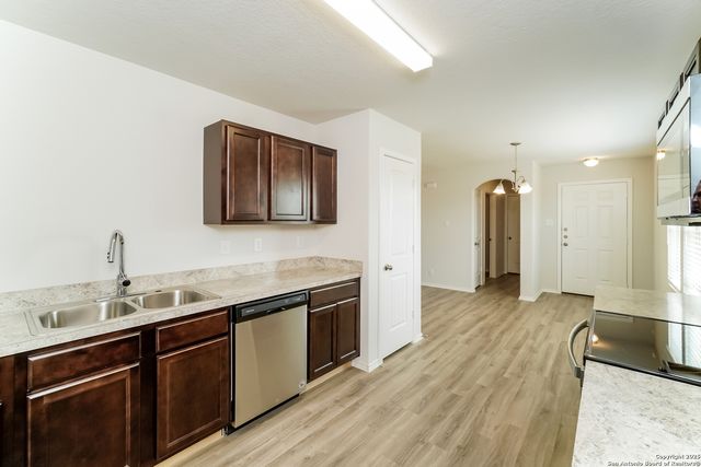 10332 Green Branch, San Antonio, TX 78223