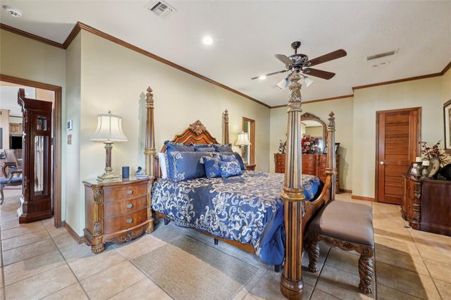 751 Lakeshore Drive, Brookeland, TX 75931