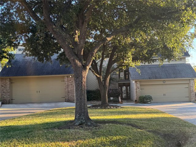 751 Lakeshore Drive, Brookeland, TX 75931