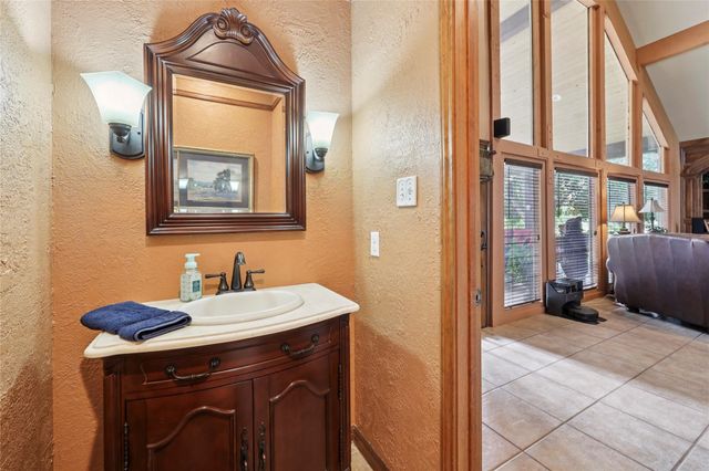 751 Lakeshore Drive, Brookeland, TX 75931