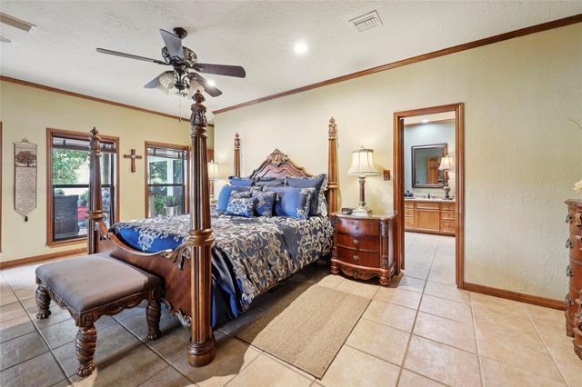 751 Lakeshore Drive, Brookeland, TX 75931