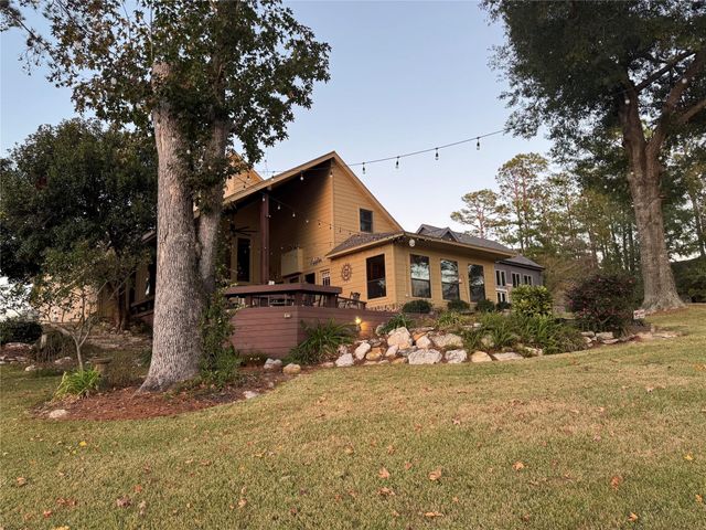 751 Lakeshore Drive, Brookeland, TX 75931