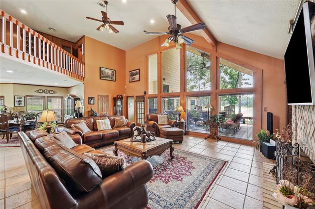 751 Lakeshore Drive, Brookeland, TX 75931