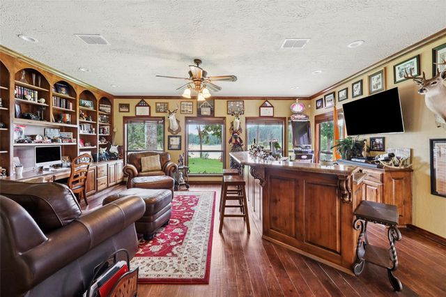 751 Lakeshore Drive, Brookeland, TX 75931