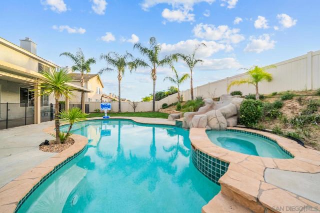 40597 Symphony Park Ln, Murrieta, CA 92562