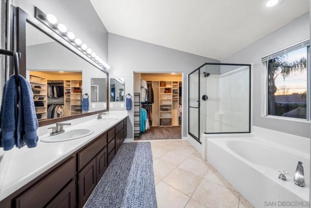 40597 Symphony Park Ln, Murrieta, CA 92562