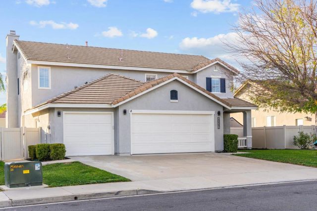 40597 Symphony Park Ln, Murrieta, CA 92562