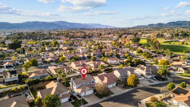 40597 Symphony Park Ln, Murrieta, CA 92562