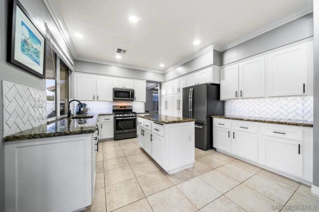 40597 Symphony Park Ln, Murrieta, CA 92562