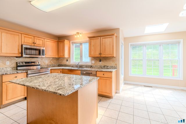 166 McCormick Lane, Middletown, CT 06457
