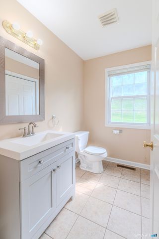 166 McCormick Lane, Middletown, CT 06457