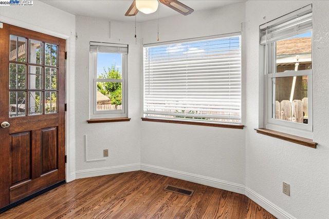 4095 Robin Ln, Castro Valley, CA 94546