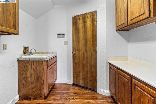 4095 Robin Ln, Castro Valley, CA 94546
