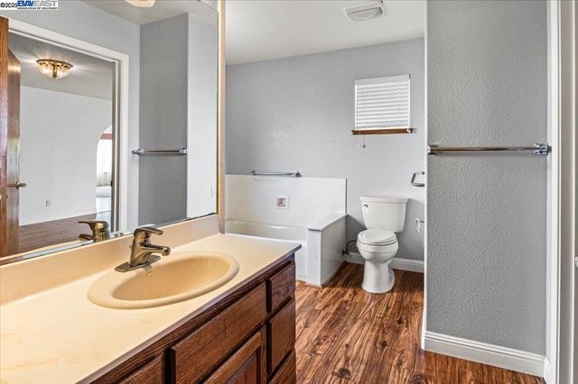 4095 Robin Ln, Castro Valley, CA 94546