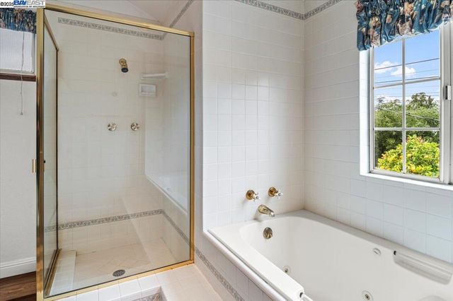 4095 Robin Ln, Castro Valley, CA 94546