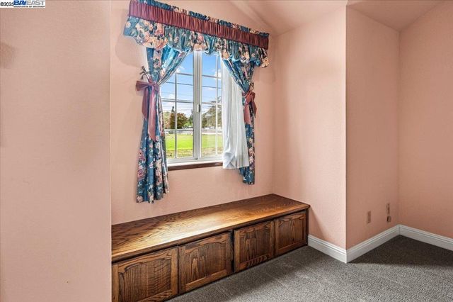 4095 Robin Ln, Castro Valley, CA 94546