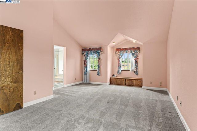 4095 Robin Ln, Castro Valley, CA 94546