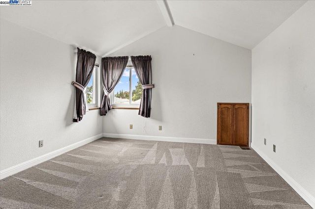 4095 Robin Ln, Castro Valley, CA 94546
