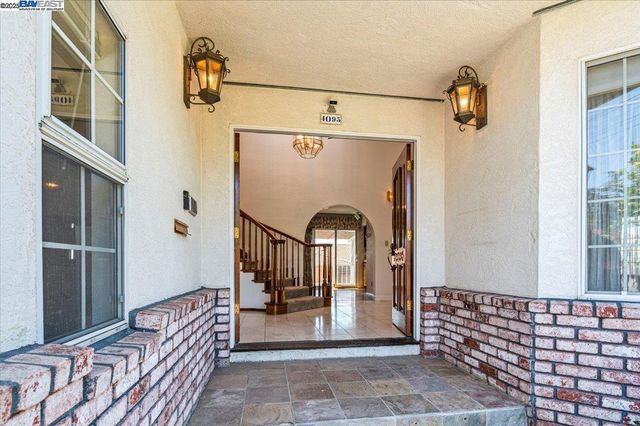 4095 Robin Ln, Castro Valley, CA 94546