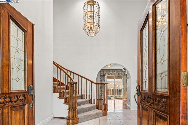 4095 Robin Ln, Castro Valley, CA 94546