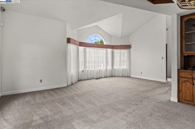 4095 Robin Ln, Castro Valley, CA 94546