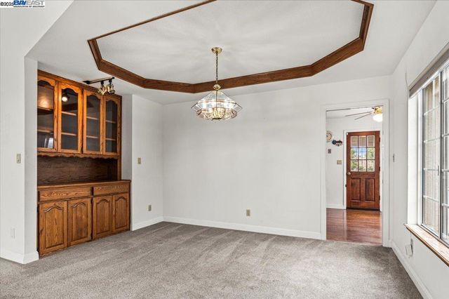 4095 Robin Ln, Castro Valley, CA 94546