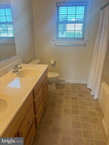 228 S BROAD ST, Jonestown, PA 17038