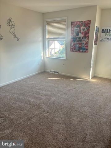228 S BROAD ST, Jonestown, PA 17038