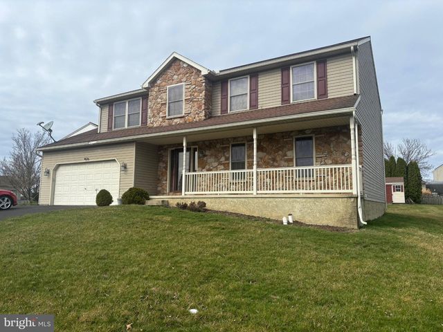 228 S BROAD ST, Jonestown, PA 17038